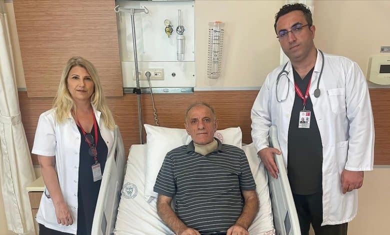 Türkiye’de ikinci, dünyada nadir! Gırtlak ve akciğer kanseri aynı anda ameliyat edildi Türkiye’de ikinci, dünyada nadir! Gırtlak ve akciğer kanseri aynı anda ameliyat edildi