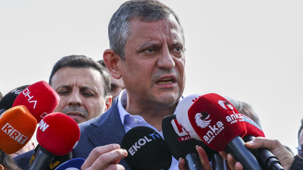 Özgür Özel, adaylık sorusuna “hayır” diyemedi Özgür Özel, adaylık sorusuna “hayır” diyemedi