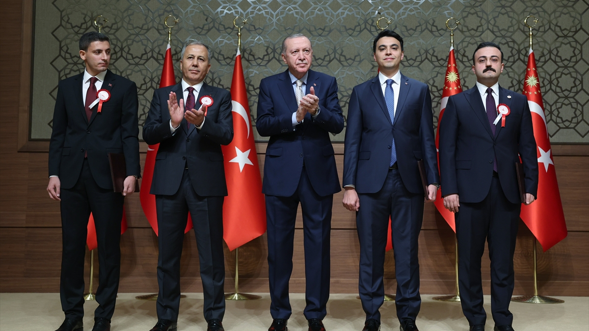 Cumhurbaşkanı Erdoğan’dan göreve başlayacak kaymakamlara nasihatler Cumhurbaşkanı Erdoğan’dan göreve başlayacak kaymakamlara nasihatler